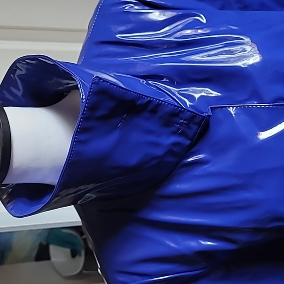 Raincoat size M  from Dennis basso, blue, patent PU, shiny! Striped l… - Picture 3 of 9